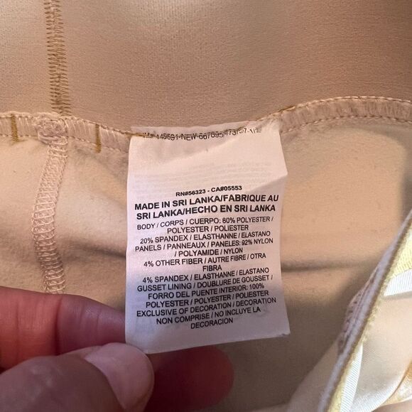 Nike Women's Pro Warm
7/8 Training Tights (Light
Cream/Gold small - Picture 9 of 11